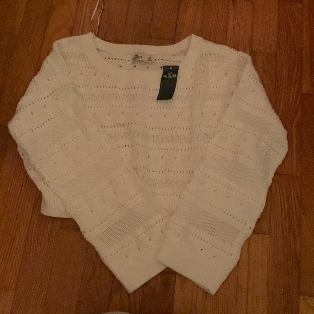 Hollister cropped sweater xs